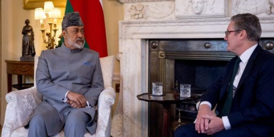 سلطنة عُمان العاصمة لندن.