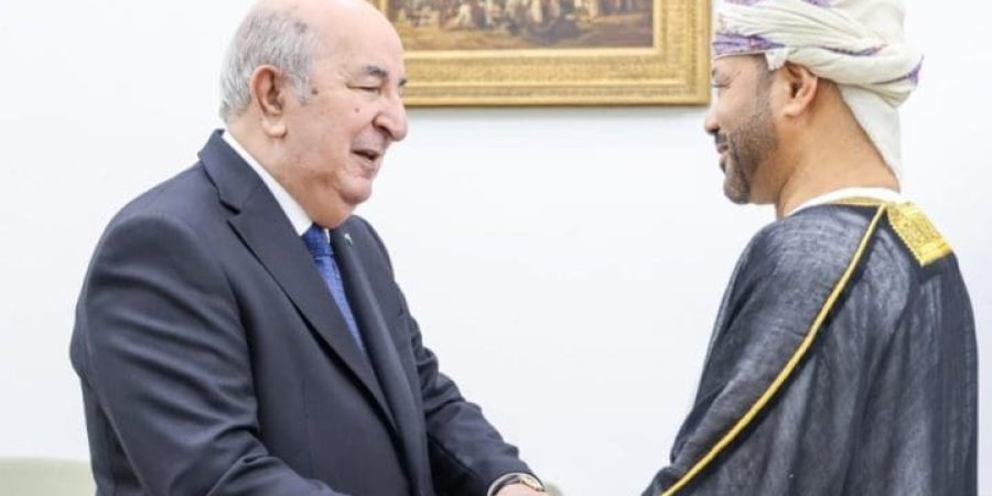 قام بتسليم الرسالة وزير الخارجية