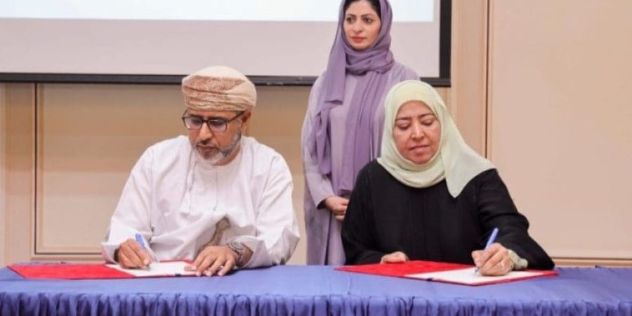 وزارة العمل جانب من التوقيع