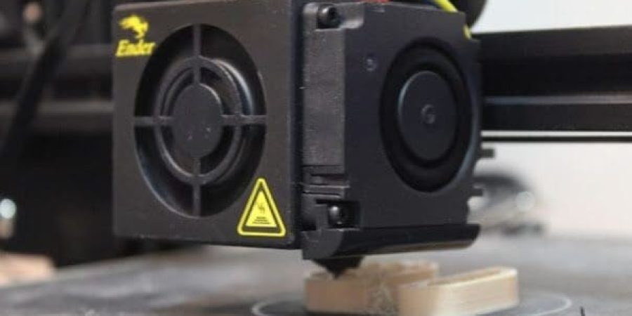مدرسة دوحة الأدب ابتكار خيوط للطابعات ثلاثية الأبعاد صديقة للبيئة ومستدامة