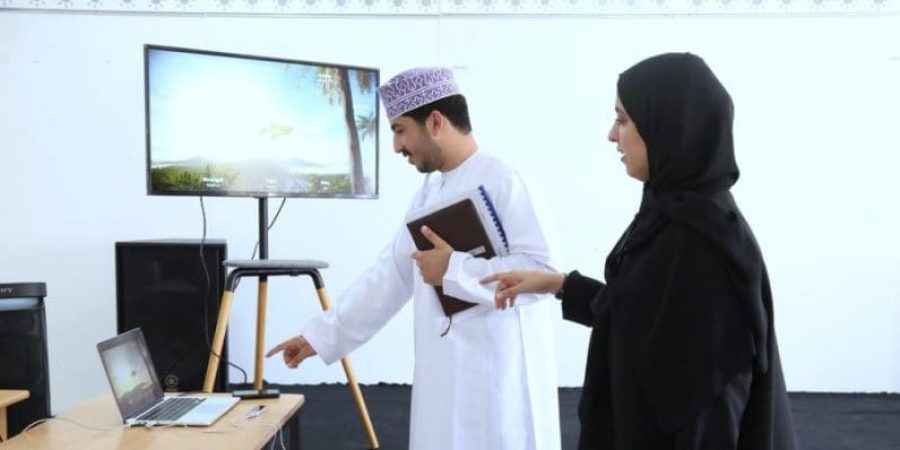 الجهاز يعتمد على التحكم بالحركة للتفاعل مع التطبيقات الافتراضية