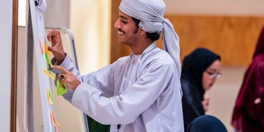 سلطنة عُمان بمشاركة أكثر من 100 شاب مبتكر عُماني.